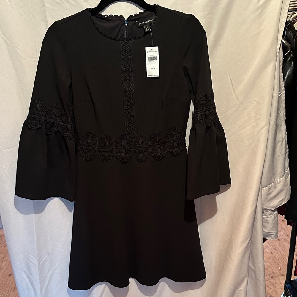 Banana Republic Black Lace Detail Long Sleeve Dress size 0 petite